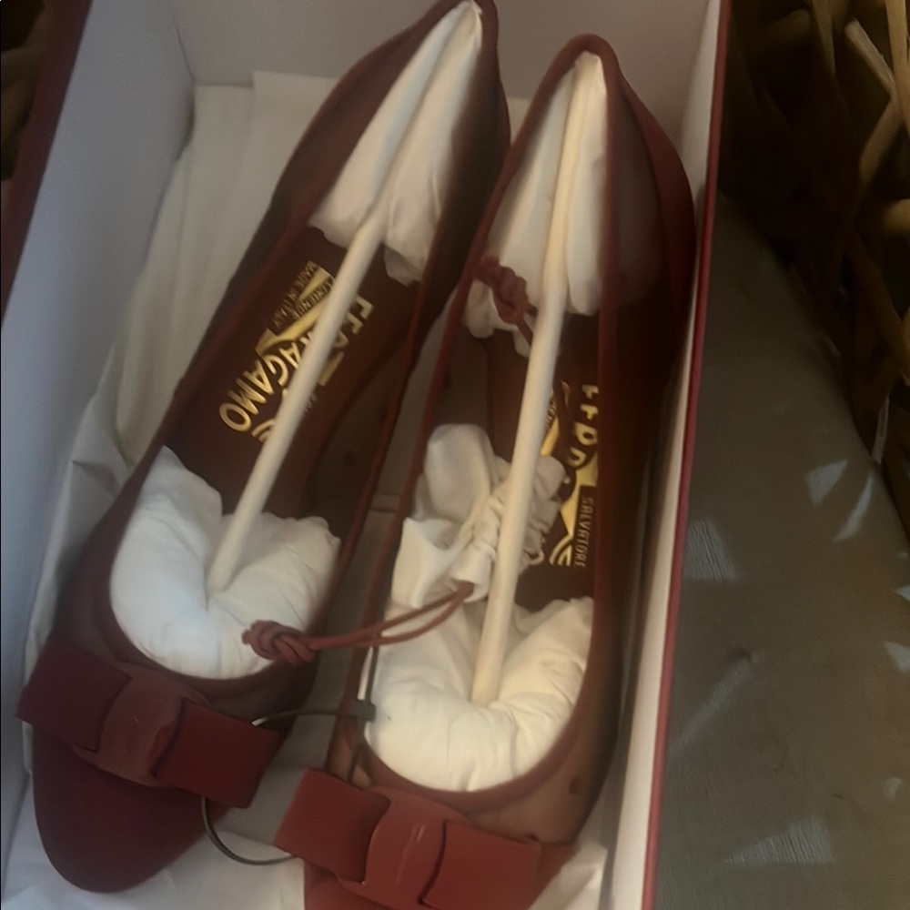 New Salvatore Ferragamo Women's Burgundy Bow Shoes Carladots NWB